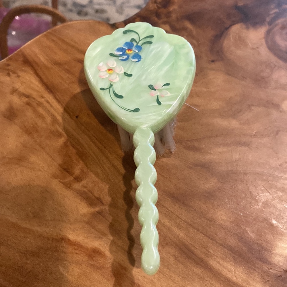 Vintage 1950s swirled hand painted lucite Green Handheld baby brush. So sweet. - Picture 4 of 7